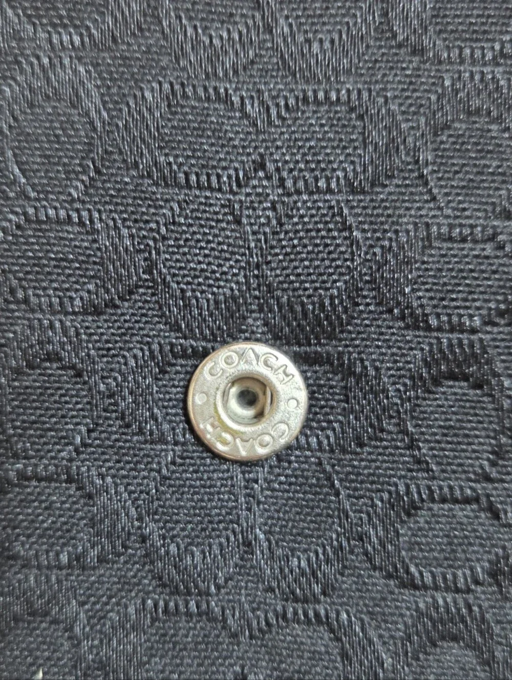 Vintage Y2K Coach Hamptons Black Signature Jacquard Wallet Buckle Detail